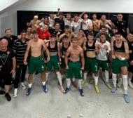 "Лъвчетата" газят, Сираков вкара със задна ножица
