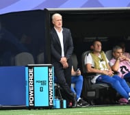 Дешан се вбеси заради прекъсването: Играхме карти