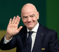 Огромен смут с боса на ФИФА! Двойник ли има на Световното или холограма