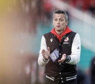 Христо Янев говори пред медиите