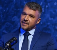 Валери Божинов започва работа в Левски
