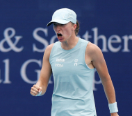 Швьонтек върви към поредна титла