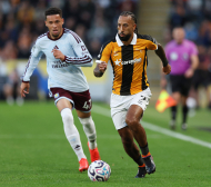 Играч от Висшата лига се обърна по таван с джип за над 150 000 паунда: КАДРИ
