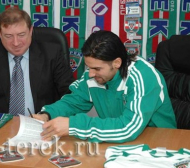 Благо уреди две контроли на Славия
