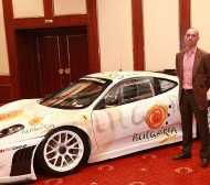 Пламен Кралев представи новата си кола за Супер GT