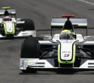 Бътън води след 40 обиколки в Гран При на Монако