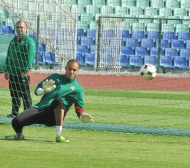 Стоилов пуска Ники Михайлов 90 минути срещу Латвия, Миланов ляв бек