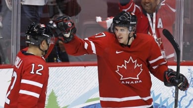 Хокеистите на Канада тръгнаха с убедителен успех 