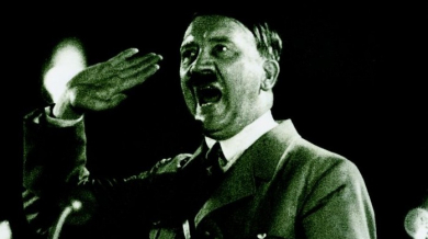 Наш футболен рефер луд фен на Адолф Хитлер