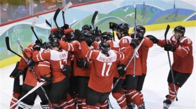 Швейцария на 1/4-финал по хокей след драма с Беларус