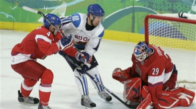 Финландските хокеисти на полуфинал във Ванкувър