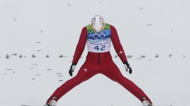 Прекратиха ски скокове на Олимпиадата заради лошо време