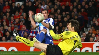 Ван дер Саар ще брани Юнайтед поне до 2011 година