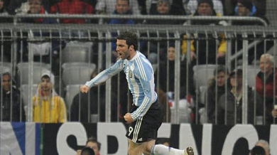 Игуаин носи победата на Аржентина над Германия