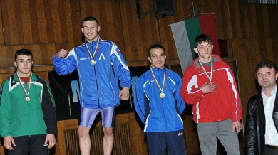 Младият Александър Костадинов на полуфинал в Баку