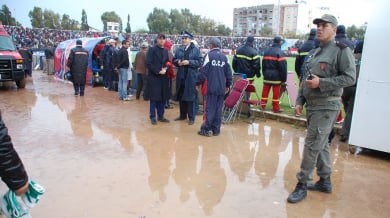Арестуваха стотици фенове след дерби в Мароко