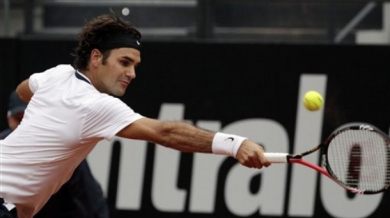 Роджър Федерер с първа победа на клей
