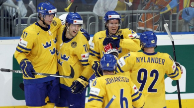 Швеция във втората фаза на Световното по хокей
