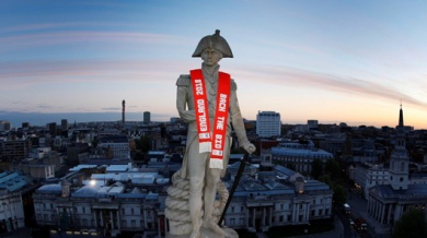Паметникът на Лорд Нелсън подкрепя Англия за Мондиал 2018