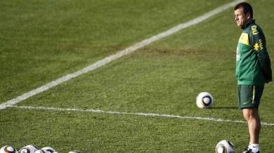 Дунга скочи на шеф на ФИФА заради топката на Мондиал 2010