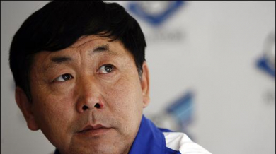 Скандал между треньора на КНДР и репортер от Южна Корея
