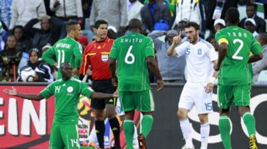 Нигерия с първи червен картон на световни финали