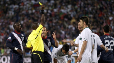 ФИФА промени правилото за изчистване на жълтите картони на Мондиал 2010
