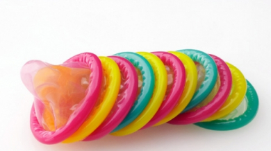 Раздават хапещи кондоми в ЮАР