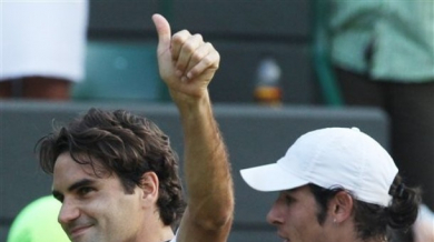 Федерер отново с трудна победа на “Уимбълдън”