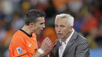 Треньорът на Холандия тушира скандал в отбора