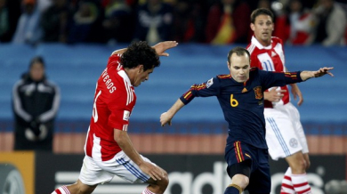Иниеста играч на мача при победата на Испания над Парагвай