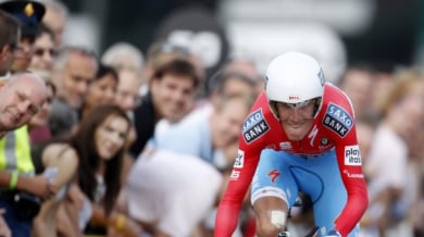 Вицешампионът от Тур дьо Франс с тежко падане