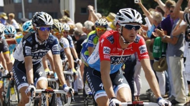 Фаворит за титлата от Тур дьо Франс със счупена ключица