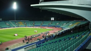 УЕФА затваря всички стадиони в България