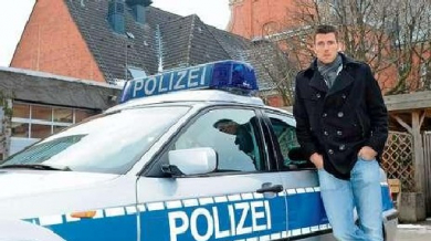 В Бундеслигата спират Робен с полиция 