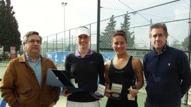 Елица Костова на четвъртфинал във Франция