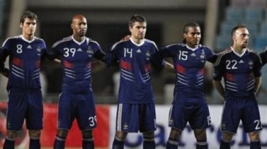 Националите на Франция наказани за един мач след резила в ЮАР 