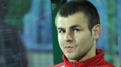 Българи забъркали кашата с картотеката на Спас Делев в УЕФА