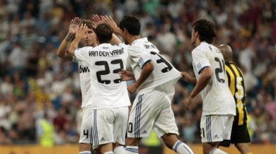 Реал (Мадрид) иска 16 милиона за Ван дер Ваарт
