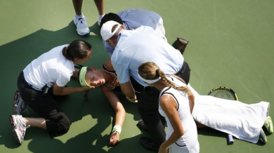 Азаренка колабира на US Open