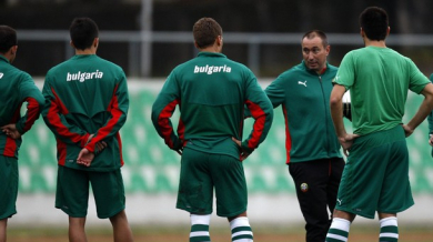 България с червен екип срещу Англия