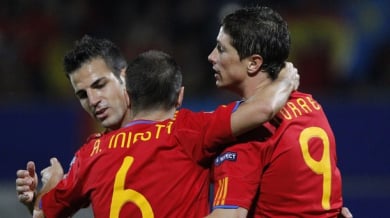 Европейският шампион Испания тръгна с 4:0