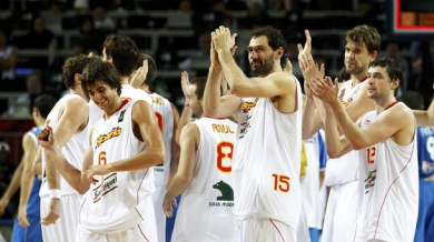 Испания би Гърция и е на 1/4-финал на Световното по баскетбол