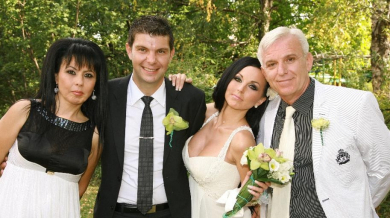 Иван Такев омъжи щерка си за журналист