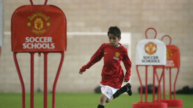 Футболното училище на Манчестър Юнайтед в Абу Даби отвори врати