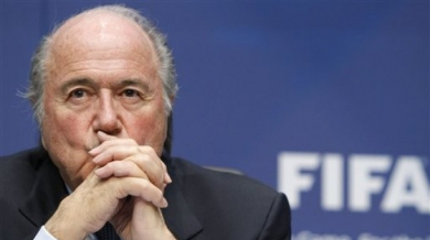 Сеп Блатер свика извънредна среща на ФИФА