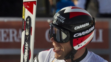 Австриец спечели първото спускане за сезона