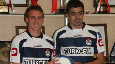 Турци връщат играчи на “Левски”