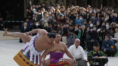Замесиха и японското сумо в “черно тото”