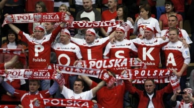 Полски фенове се биха с полицаи в Литва